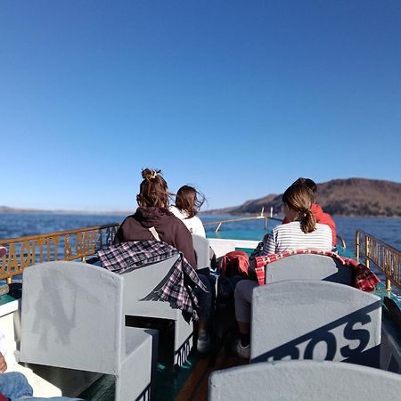 Uros Lodge Lover Titiqaqa Puno Luaran gambar