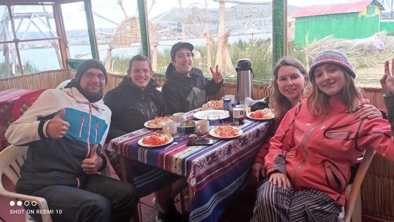 Uros Lodge Lover Titiqaqa Puno Luaran gambar