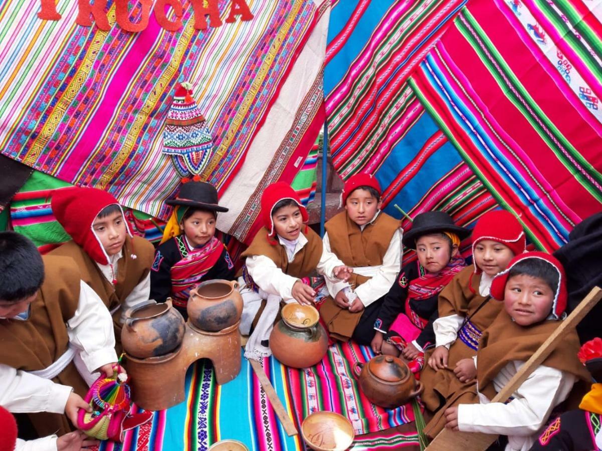 Uros Lodge Lover Titiqaqa Puno Luaran gambar