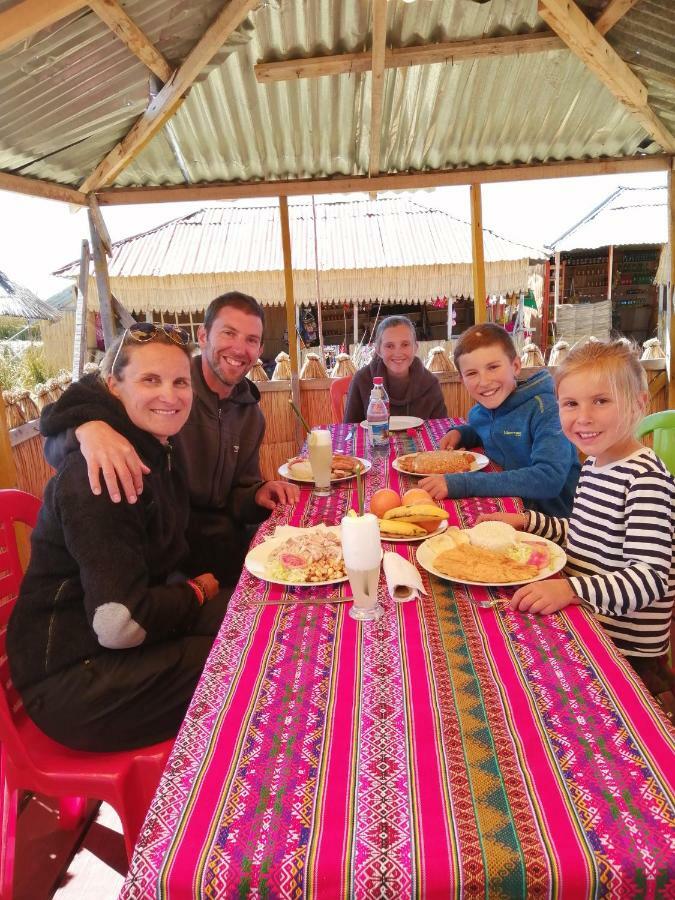 Uros Lodge Lover Titiqaqa Puno Luaran gambar
