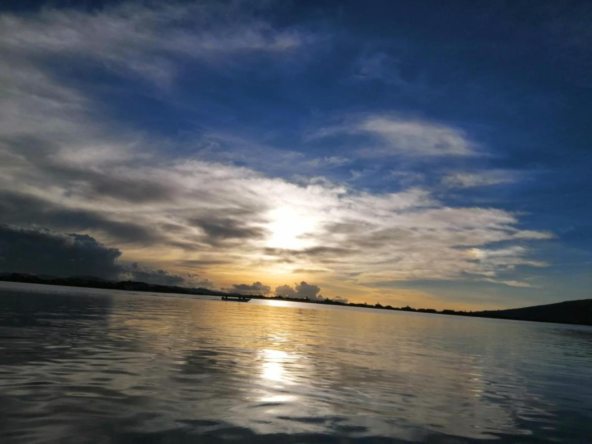 Uros Lodge Lover Titiqaqa Puno Luaran gambar