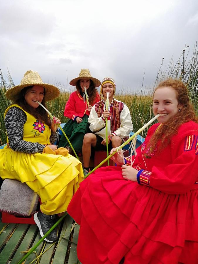 Uros Lodge Lover Titiqaqa Puno Luaran gambar