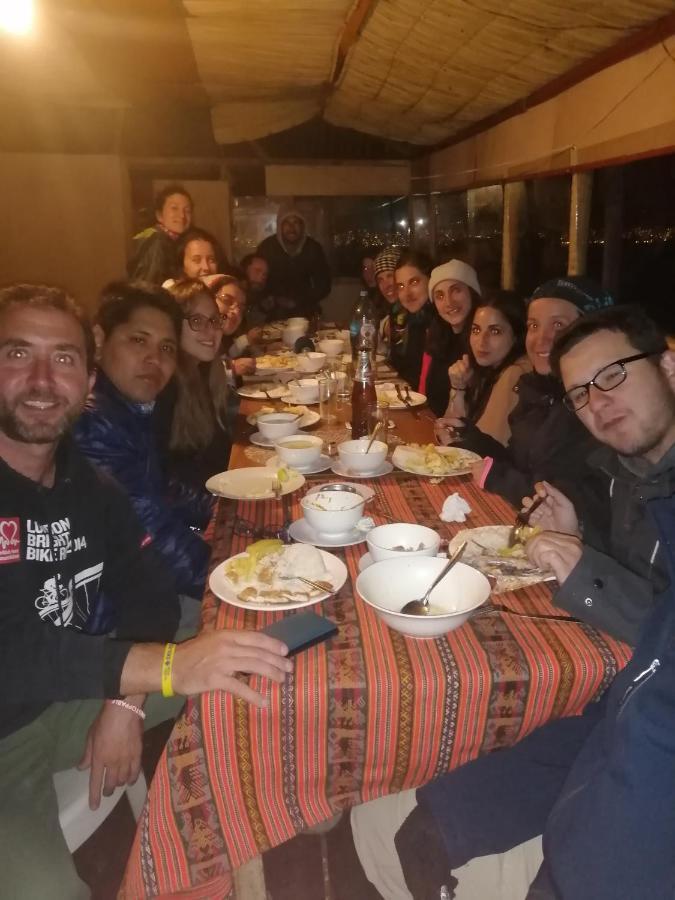 Uros Lodge Lover Titiqaqa Puno Luaran gambar