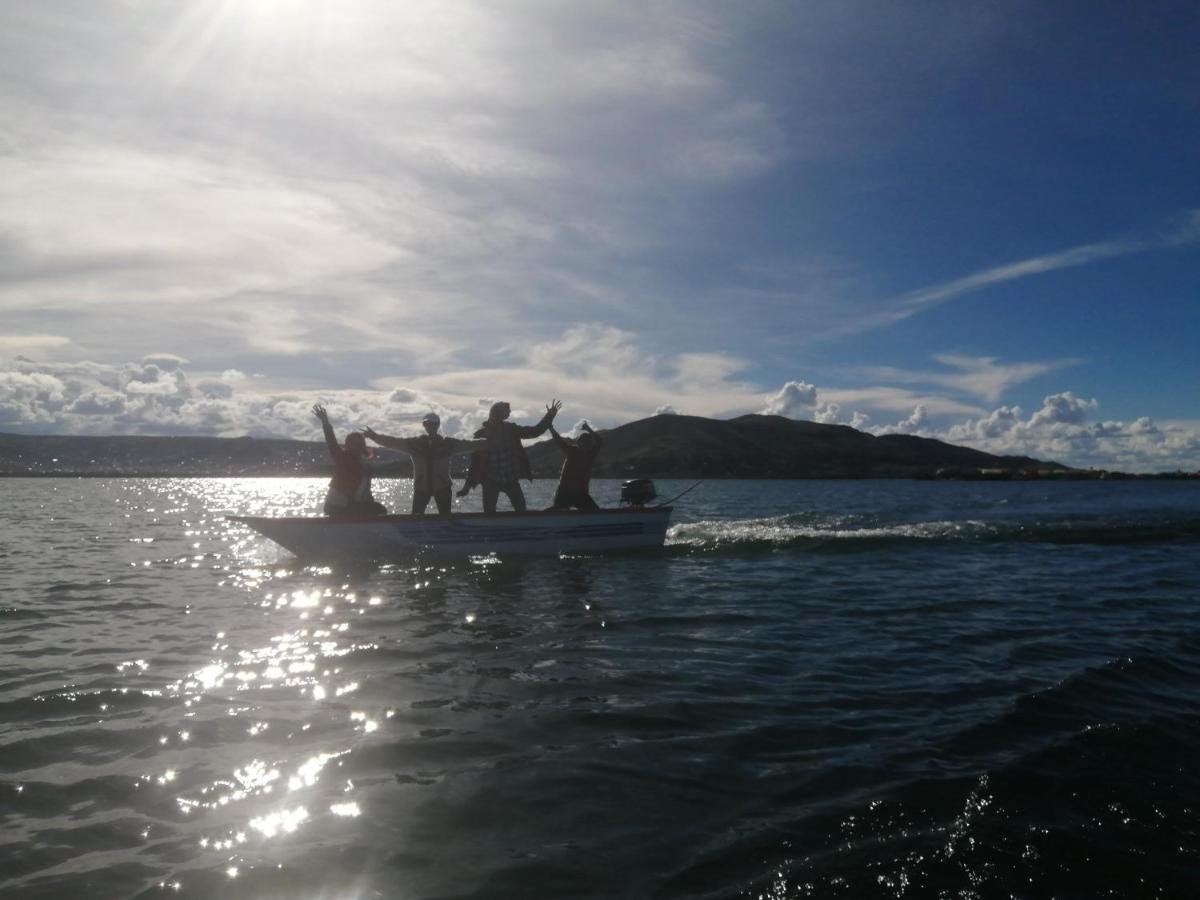 Uros Lodge Lover Titiqaqa Puno Luaran gambar